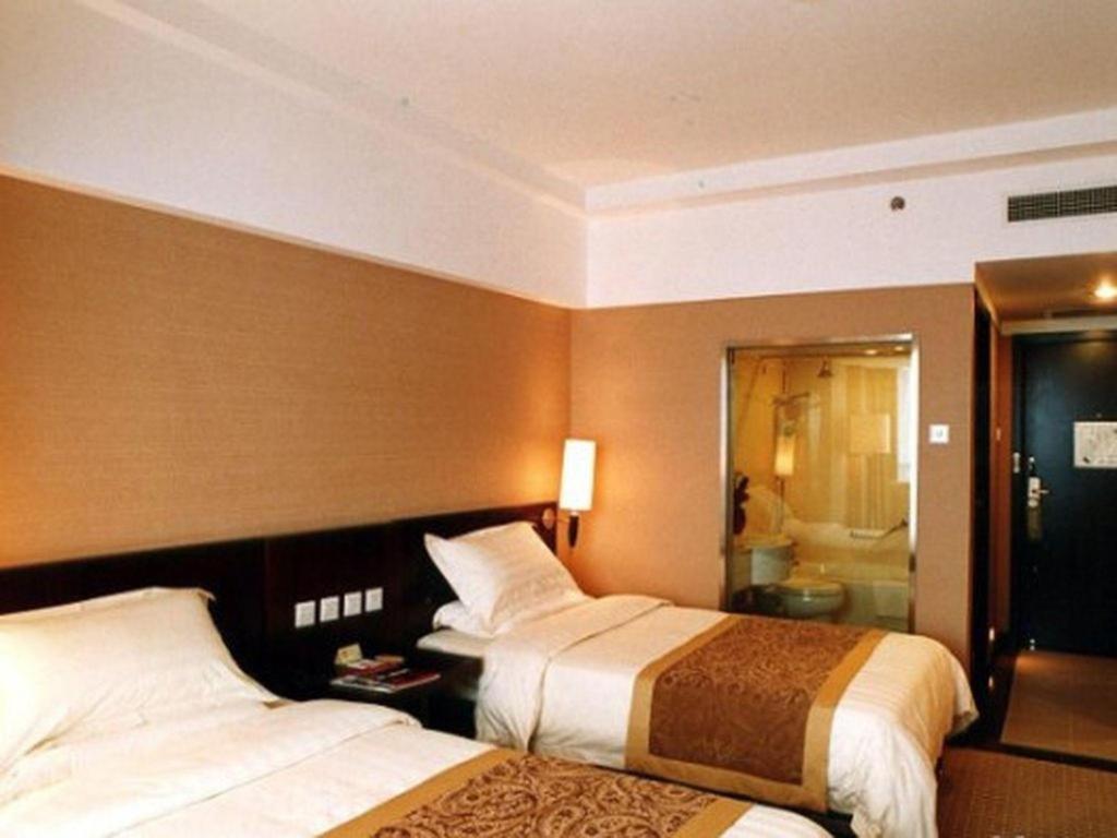 Dong Fang Hotel Beijing Bagian luar foto