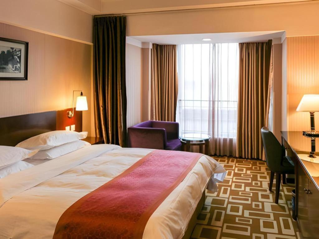 Dong Fang Hotel Beijing Bagian luar foto