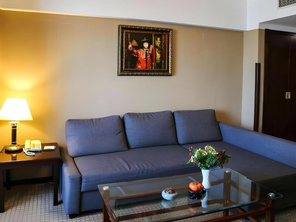 Dong Fang Hotel Beijing Bagian luar foto