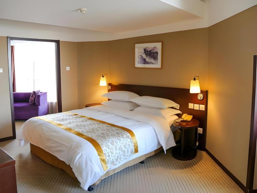 Dong Fang Hotel Beijing Bagian luar foto