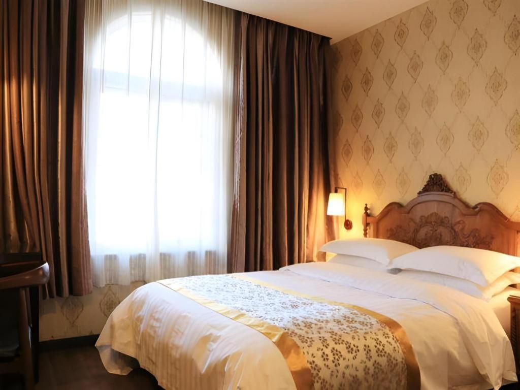 Dong Fang Hotel Beijing Bagian luar foto
