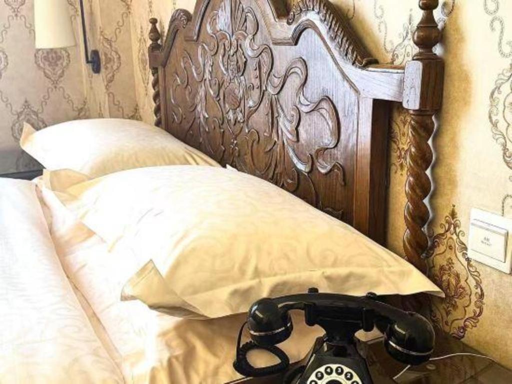 Dong Fang Hotel Beijing Bagian luar foto