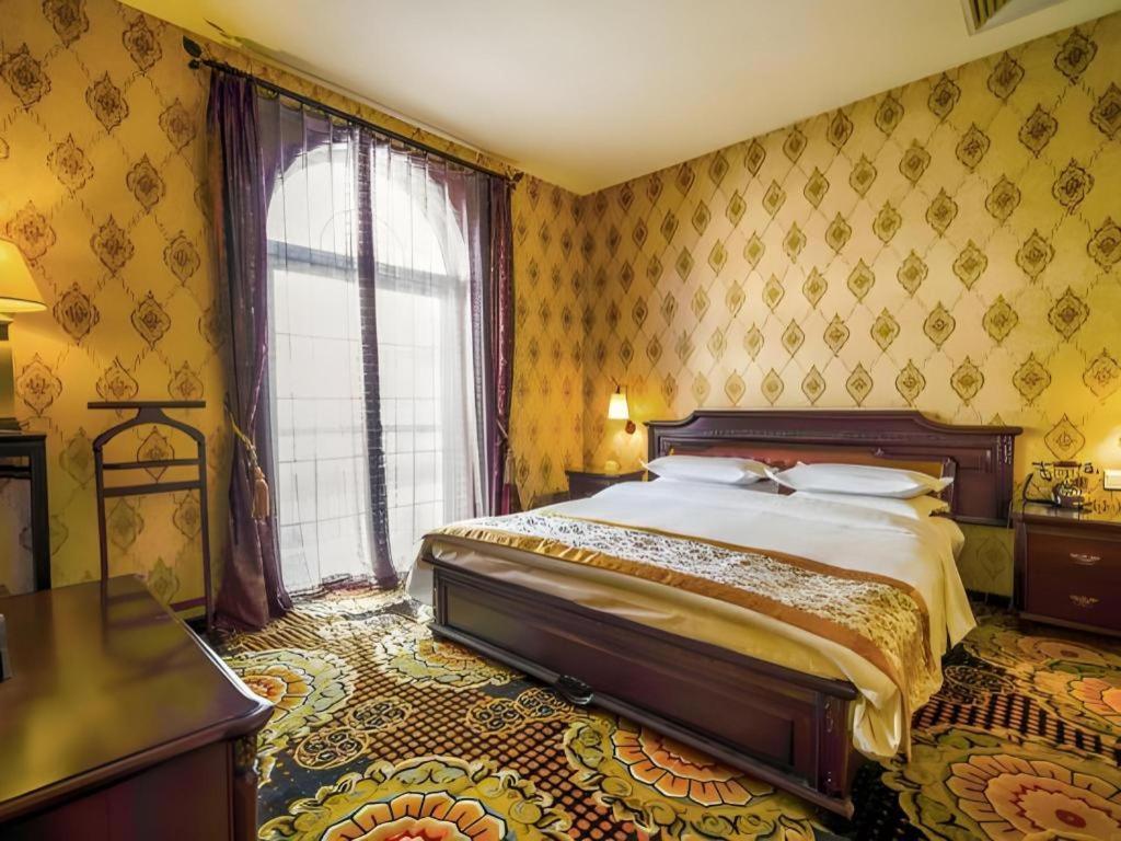 Dong Fang Hotel Beijing Bagian luar foto