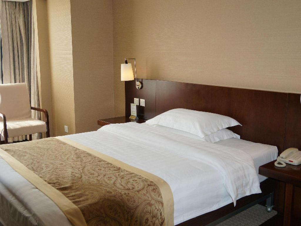 Dong Fang Hotel Beijing Bagian luar foto