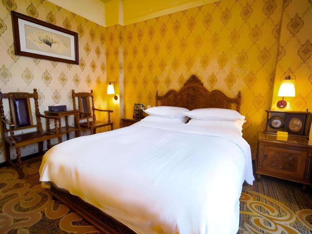 Dong Fang Hotel Beijing Bagian luar foto